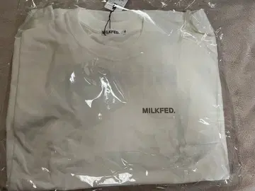 선착순 1벌만 MILKFED 긴팔 T셔츠