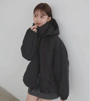 LIAN [ ayu x LIAN ] 파이버 다운 후드 디자인 자켓