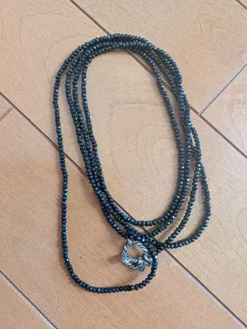 블랙 비즈의 다중 핸드메이드 목걸이