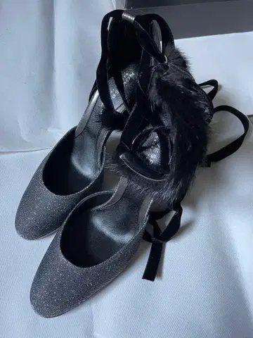 NOVESPAZIO 퍼 포함 글리터 하이힐 박스 포함