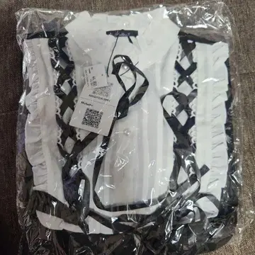 긴팔인지 반팔인지 불명! 지뢰계? 프릴 블라우스 블랙