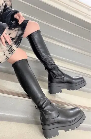 거의 새 상품 R&E 롱 부츠 블랙