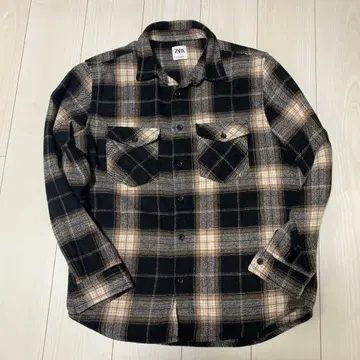 ZARA 체크 무늬 두꺼운 원단 플란넬 셔츠 M 사이즈