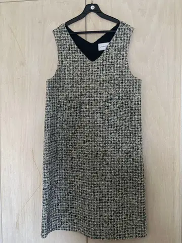 슬리브리스 트위드 원피스