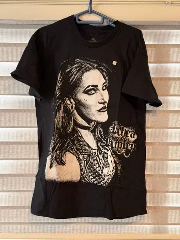 [ 새상품 ] WWE 리아 리플리 T 셔츠 M 사이즈 양면 프린트