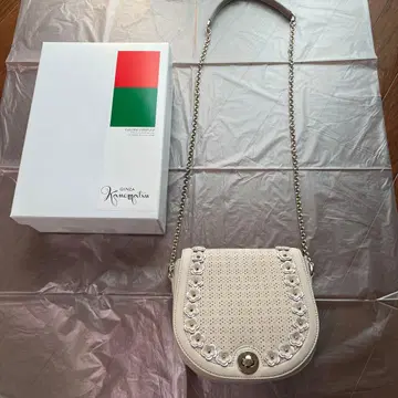 긴자 카네마츠 베이지 숄더백