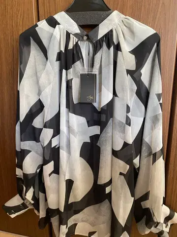 모노톤 추상 패턴 긴팔 셔츠