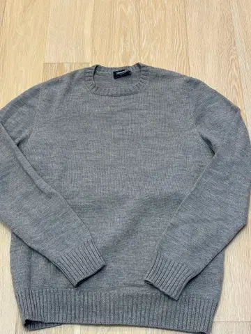 돌모어 8게이지 미들게이지 크루넥 니트 스웨터