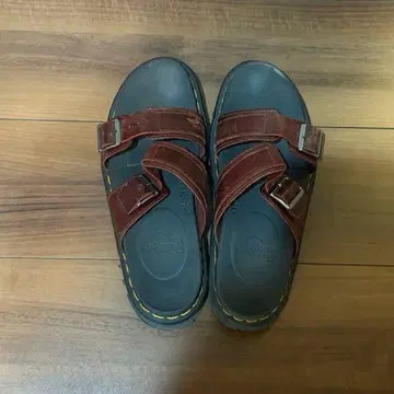 닥터마틴 블랙 더블 버클 슬라이드 샌들