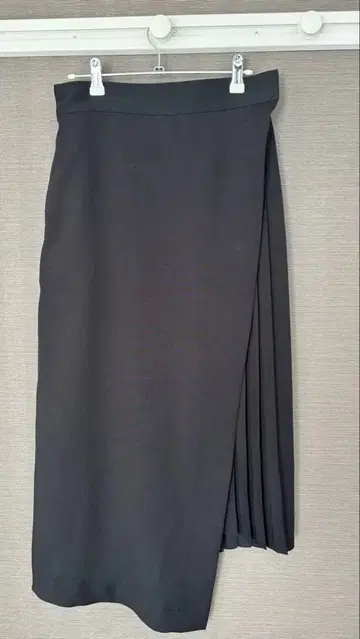 HYKE 플리츠 스커트