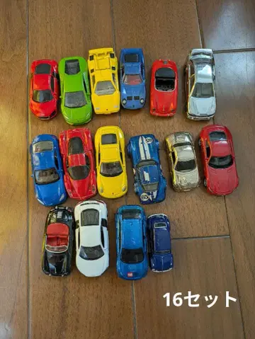 컬러풀한 미니카 세트 16대