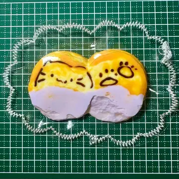 갓 구운 고양이 2개 빵 소복 폭발 수감