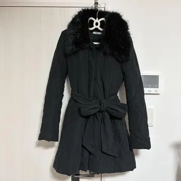 새상품급 립 서비스 다이아 퀼팅 퍼 옷깃 충전솜 코트