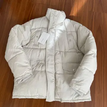 Classical Elf 화이트 M 사이즈 다운 자켓