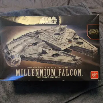 밀레니엄 팔콘 1/144 포스의 각성 반다이