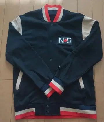 nissy 바시티 자켓 M 굿즈