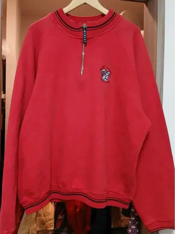 캐나다제 맨투맨 빨간색