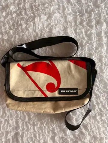 FREITAG F41 HAWAII FIVE-0