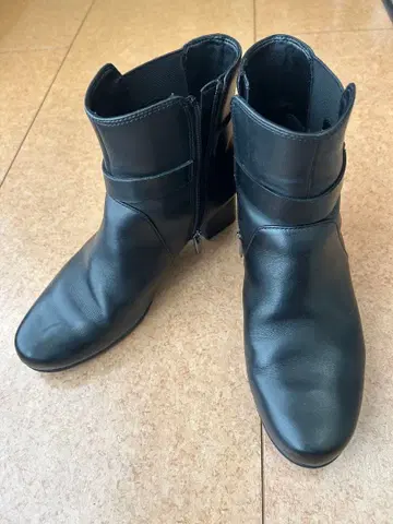 클락스 블랙 지퍼 부츠 힐 4.5cm