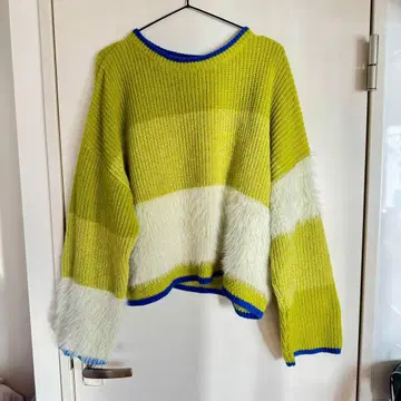 ROSE BUD 볼륨 슬리브 니트 스웨터