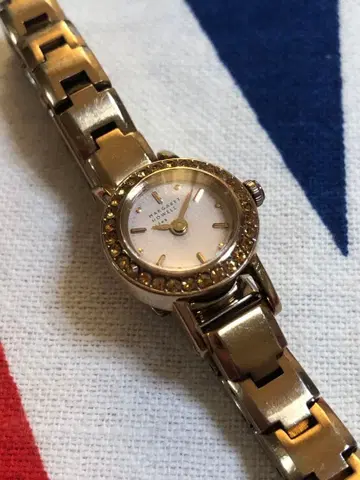 MARGARETHOWELL 여성용 시계 배터리 교환 완료