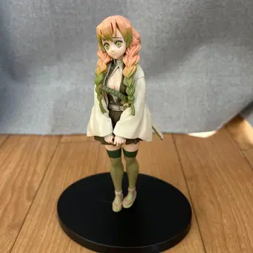 귀멸의 칼날 오렌지색과 그린색 머리카락 피규어