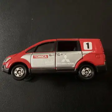 토미카 미쓰비시 델리카 D:5