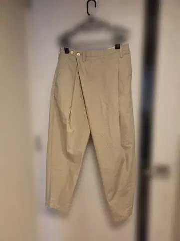 esseisum 베이지 턱 와이드 팬츠 사이즈 1 미사용