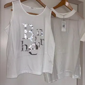 Radiate 화이트 메탈릭 탱크탑 레이어드 새상품 정가 12000엔