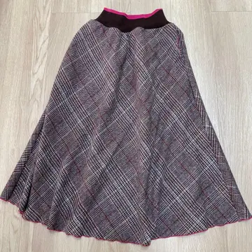 Q 체크 무늬 롱 플레어 스커트