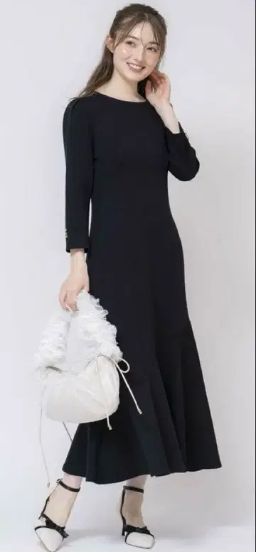 노엘라 컷 머메이드 원피스