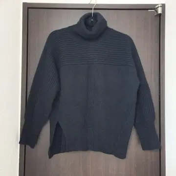 SHIPS 터틀넥 니트 블랙 슬릿