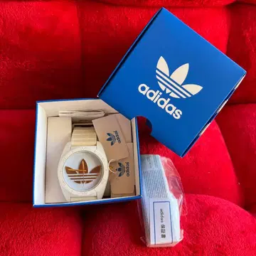 아디다스 화이트 실리콘 시계