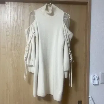 SNIDEL 시스루 숄더 미니 니트 원피스