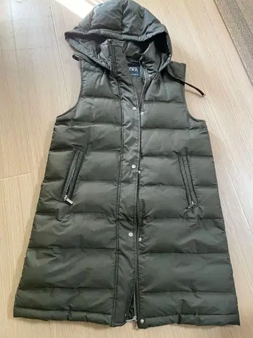ZARA 후드 부착 다운 베스트 S~M