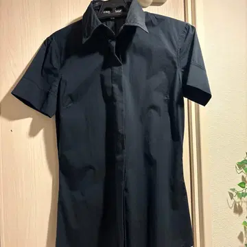 블랙 반팔 셔츠 M 사이즈