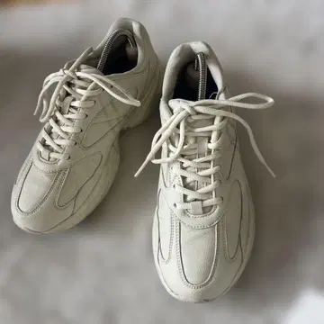 ZARA 러닝 스니커즈