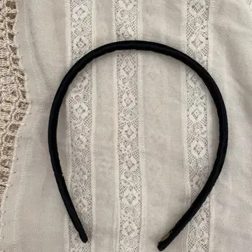 블랙 벨벳 헤어밴드 론 헤르만에서 구매