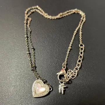 하트형 펜던트 목걸이 FF 로고 포함 폴리폴리