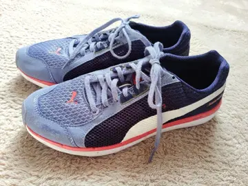 새상품급 푸마 여성용 스니커즈 24.5