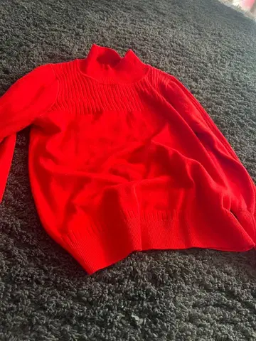 필드페일 울 블렌드 하이넥 P/O 레드 즉시 구매 가능