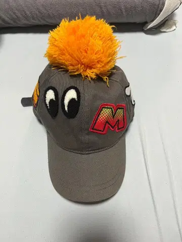 TDL 미키 폼폼 달린 캡 중고 54cm