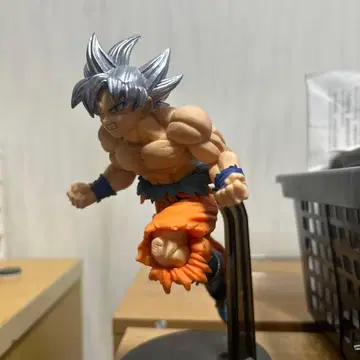 드래곤볼 초사이어인 갓 SS 손오공 피규어