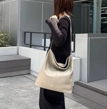 russet 소프트 가죽 원숄더백 그레이지