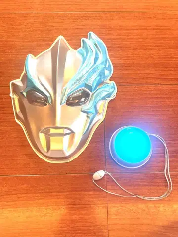 울트라맨 세트 블레이저의 가면과 컬러 타이머