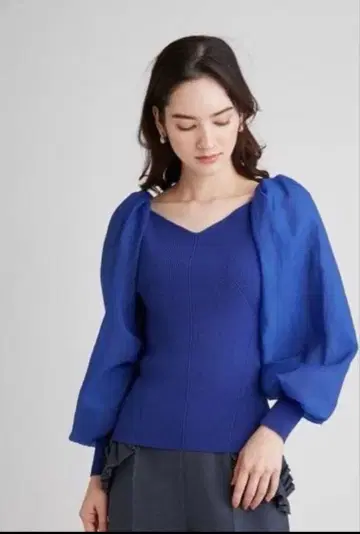 미사용 새상품 셀포드 볼륨 소매 퍼프 슬리브 니트 로얄 블루