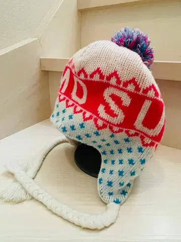 SURF COSMO 컬러풀 니트 모자 폼폼 포함 귀도리 포함 방한 귀도리