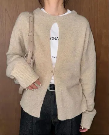 [ CLANE ] CLANE x Suzu 페이스 센터 슬릿 니트