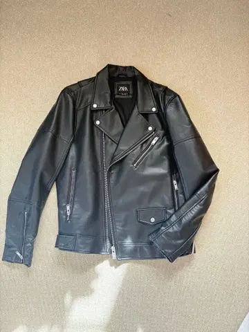 ZARA 블랙 가죽 라이더 자켓