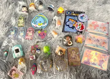 캐릭터 굿즈 묶음 판매